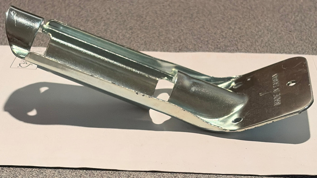Bracket for 1 inch diameter flagpole